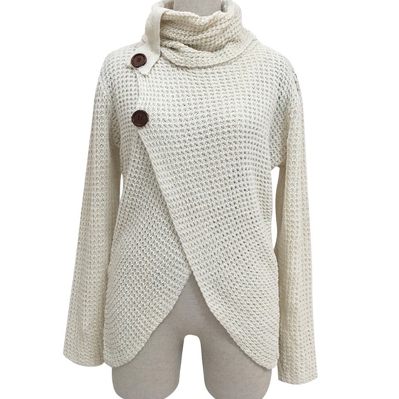 Beautiful Knitted Sweater. - Picture 2 of 5